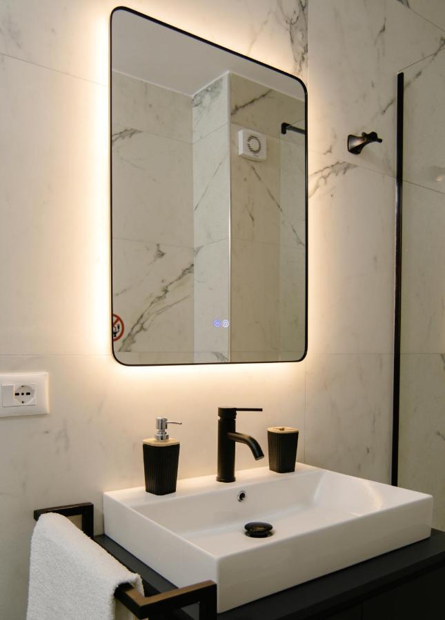 Urban Serenity City Skyline View Apartment 1 Tirana Esterno foto