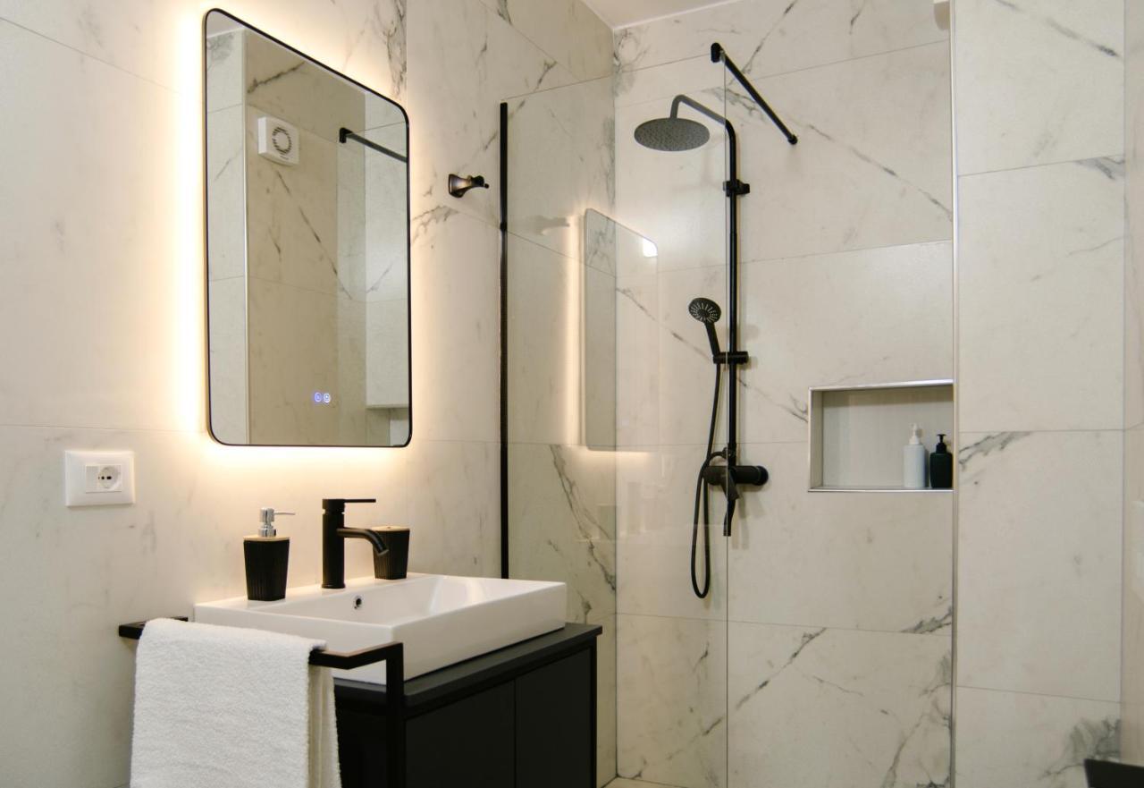 Urban Serenity City Skyline View Apartment 1 Tirana Esterno foto