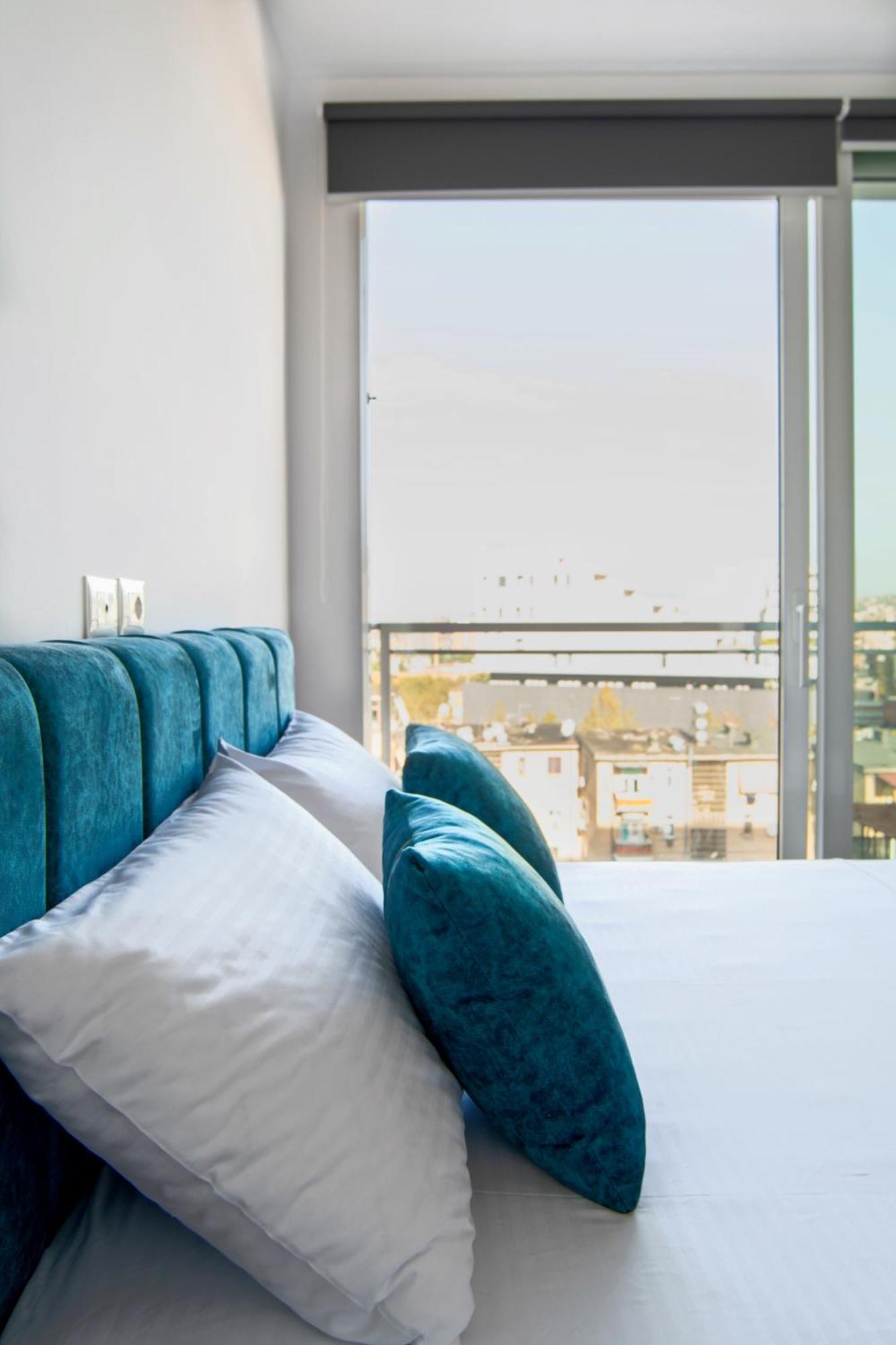 Urban Serenity City Skyline View Apartment 1 Tirana Esterno foto